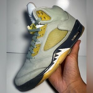 listing-status-banner